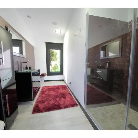 Villa Belvilla By Oyo Catro Faros *