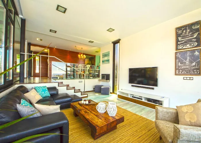 Belvilla By Oyo Catro Faros * Montalvo